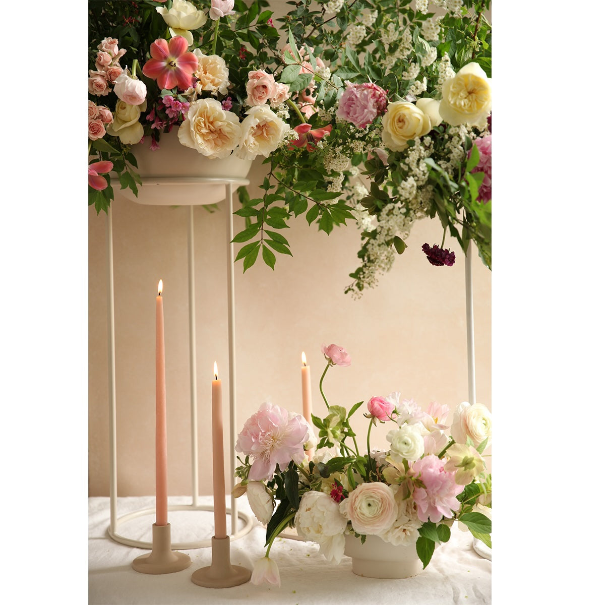 Canopy Floral stand and Vase White_Elevated Florist Vase
