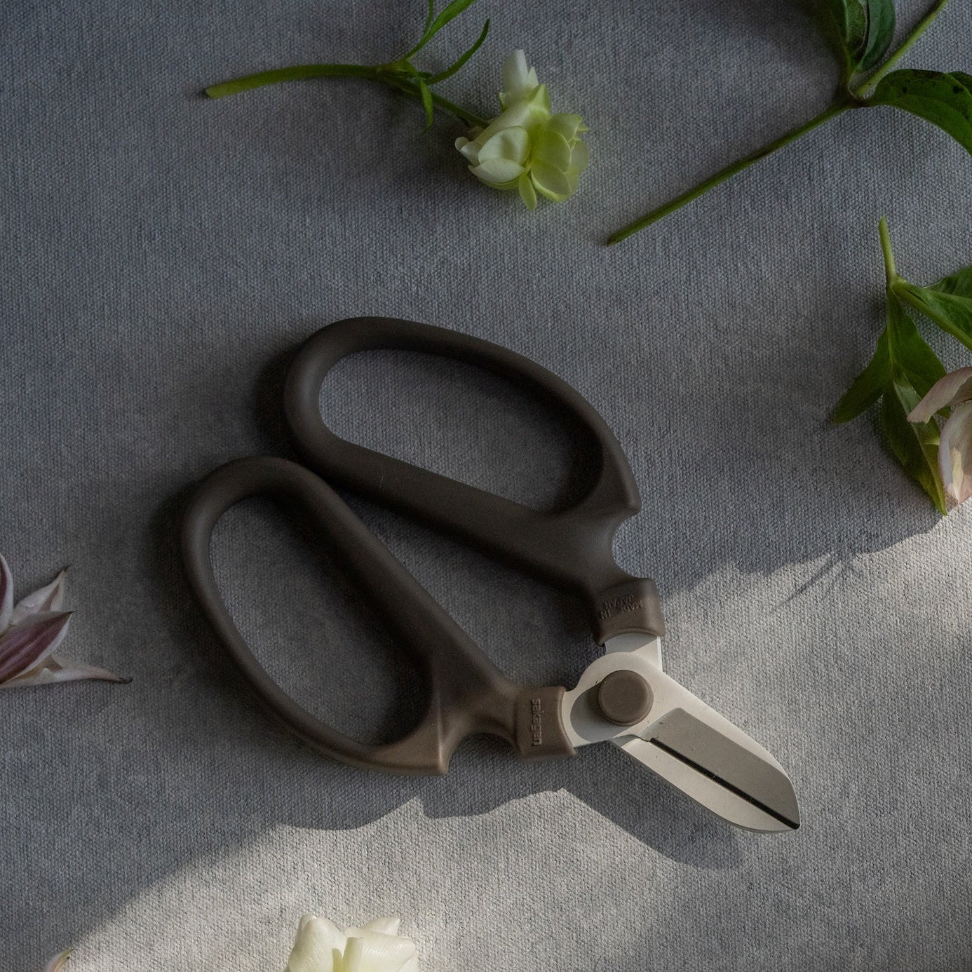 Japanese Floral Clippers_Peat 