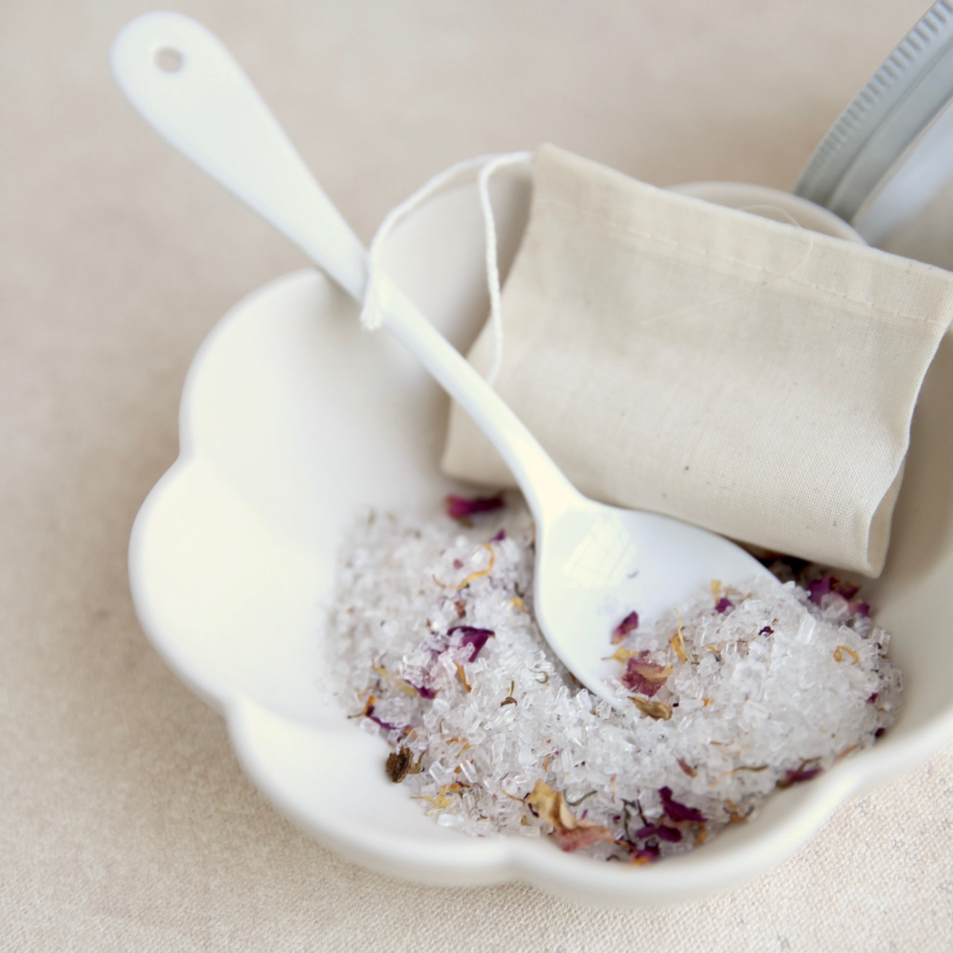 The Floral Society Botanical Blend Bath Soak